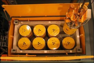 Statinės su cementuotomis radioaktyviosiomis atliekomis gelžbetoniniame saugojimo konteineryje