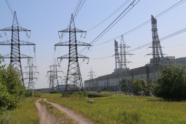 Pradėti 330 kV elektros linijų griovimo darbai